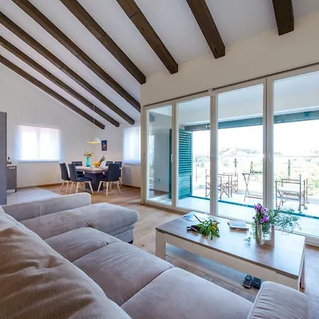 Appartement Nespola Penthouse *